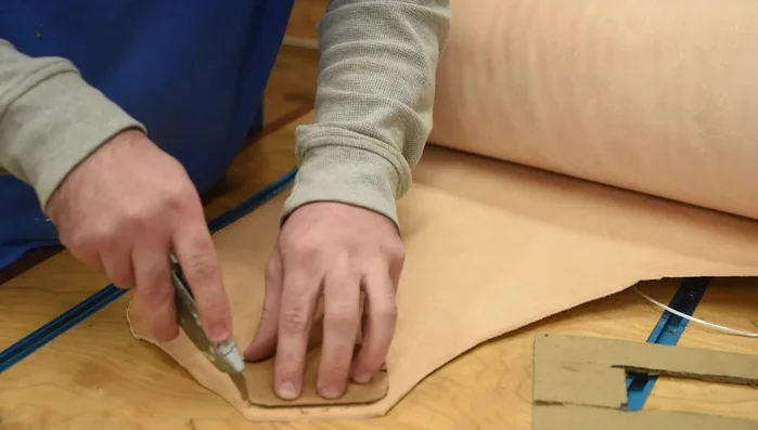 Cut out the leather pieces using the templates.