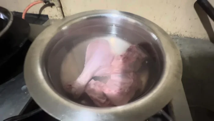 Allow the broth to cool completely before serving to your cat.