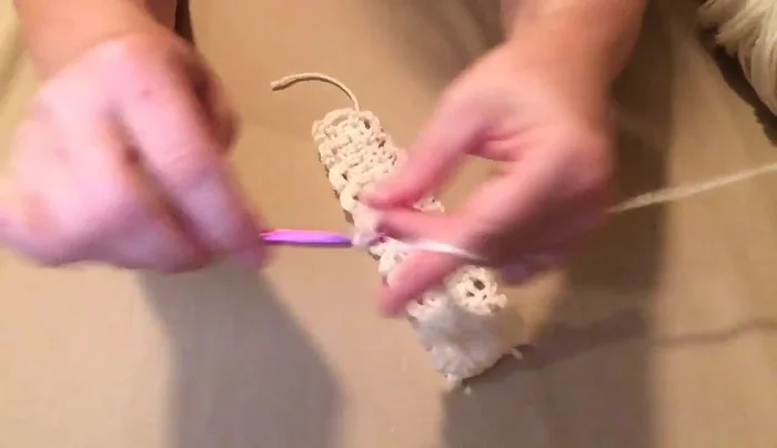 Make ties: Chain 25 for each tie, fasten off, and weave in the ends.