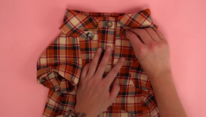 Add details (optional): Add buttons for decoration, custom branding, and pockets.