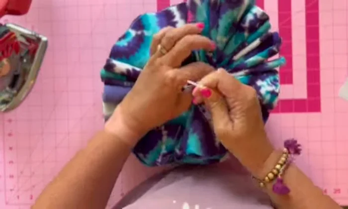 Secure and trim: Tightly close and trim the zip ties, ensuring the edges are smooth to prevent injuries for the dog. Use a rotary sander, nail file or emery board to smooth out the cut edges.