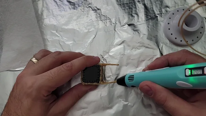 Connect supports: Draw horizontal lines to connect the front and back supports. Add a cross support in the front and back for extra stability. Let each section cool before proceeding.