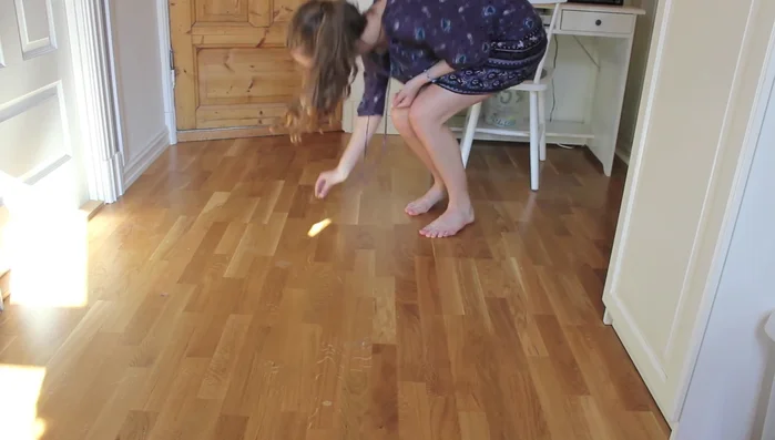 Test silent walking: Observe if your dog can walk silently.