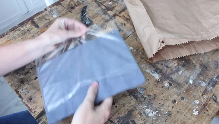 Fill the pillowcase with three layers of thick cotton wadding.