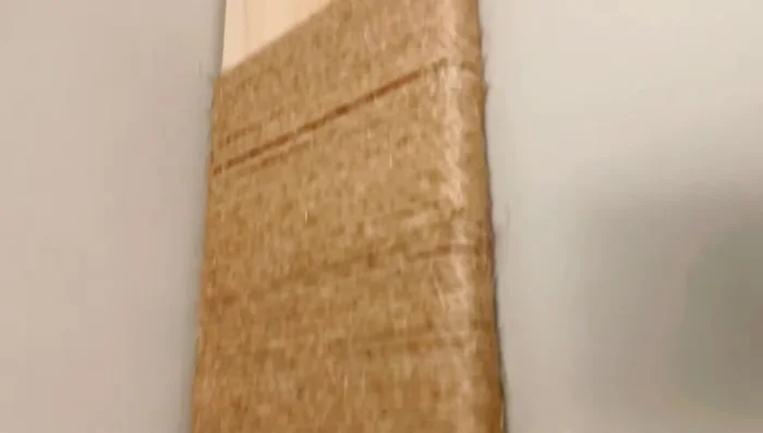 Mount the cat scratching post directly onto the shelves for better cat engagement.