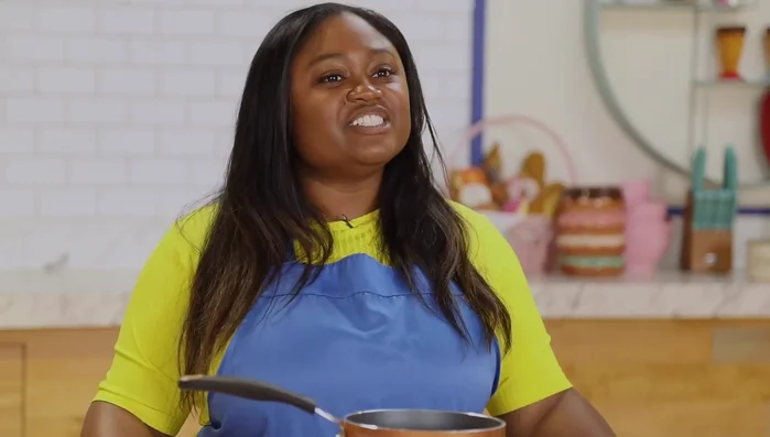 Make peanut butter drizzle: Melt ½ cup peanut butter and 2 tablespoons coconut oil on medium heat.