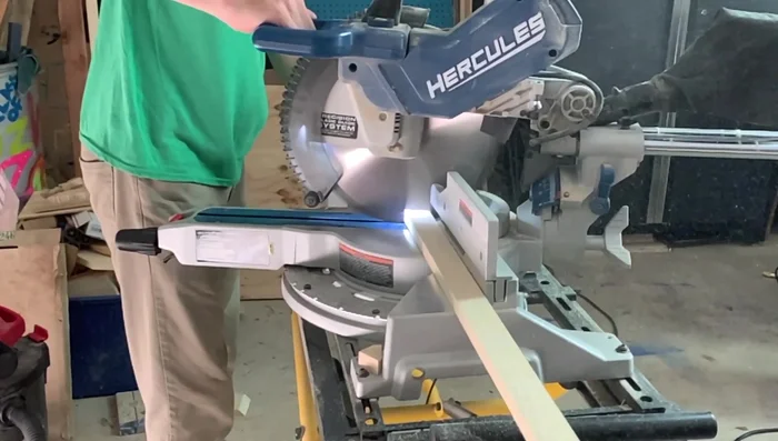 Cut the wood for the tent legs at a 15-degree angle.