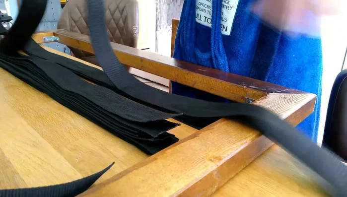 Pre-cut and singe the ends of the polypropylene webbing straps to prevent fraying.