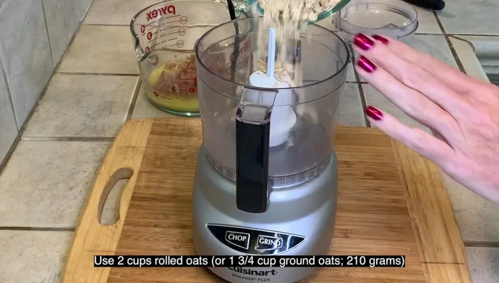 Add ground oats and mix thoroughly until a ball forms.