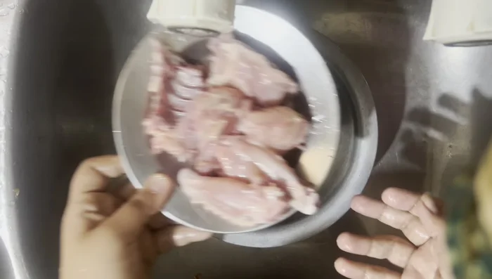 Cook Macaroni: Boil macaroni until cooked through.