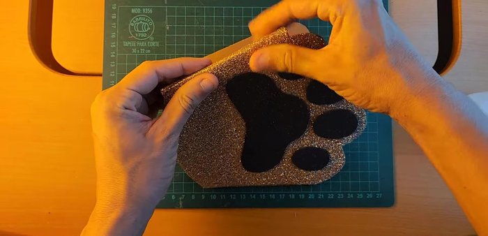 Fold and glue to finish the gloves.