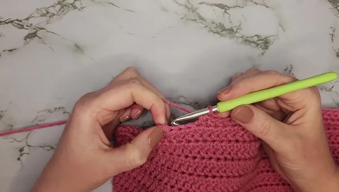 Row 35: 36 half double crochets, chain one, fasten off.