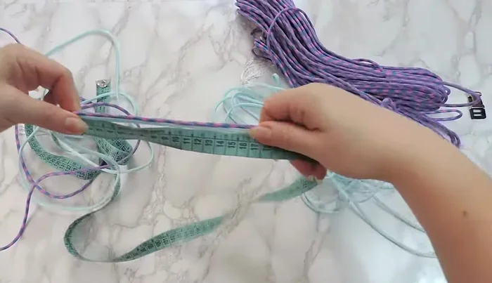 Melt the ends of the paracord to prevent fraying.