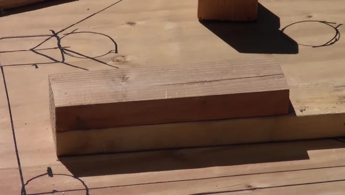 Cut the legs of the cat tree (one side 12 inches, the other 12 1/4 inches).