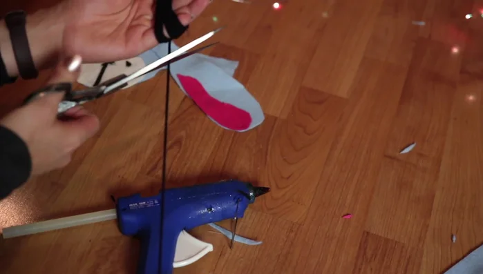 Add Velcro to the Eeyore headpiece for fastening.