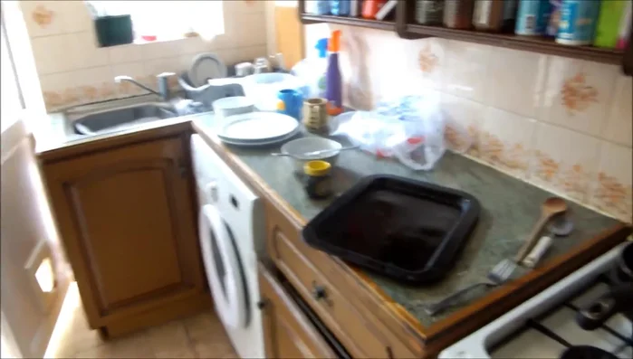 Pat the chicken slices dry to remove excess liquid.