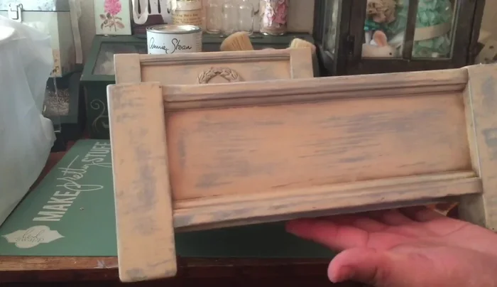Alternative distressing technique: For a more vintage look on the dog bed, use multiple colors of chalk paint (Louis blue and old white) with dark wax glazing.