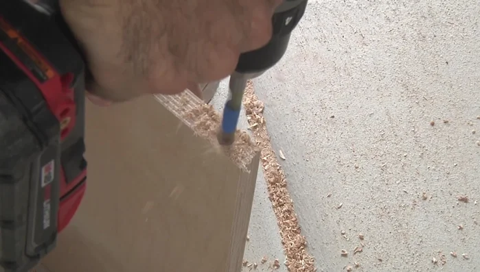 Drill 1in deep holes into the ends of the treads and risers.