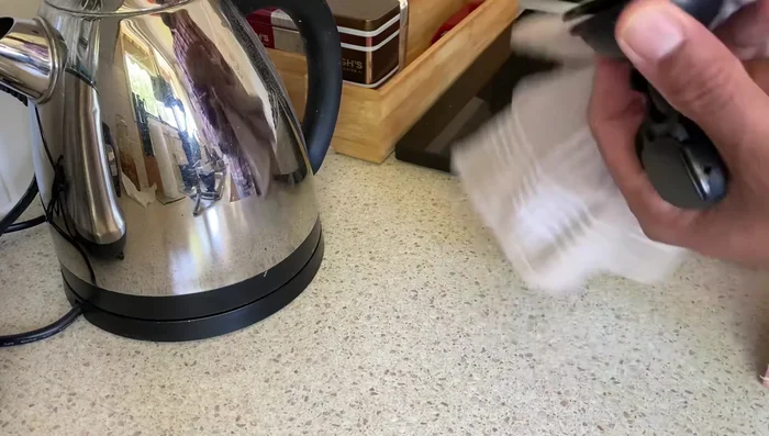 Attempt to attach the suction cup to the windscreen; it should adhere firmly.