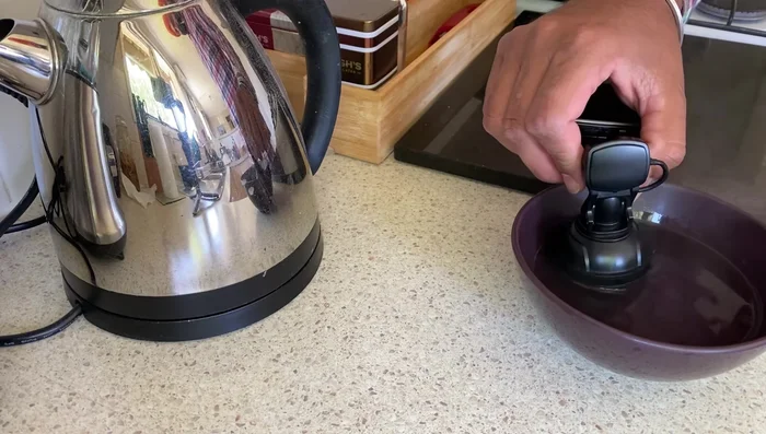 Attempt to attach the suction cup to the windscreen; it should adhere firmly.