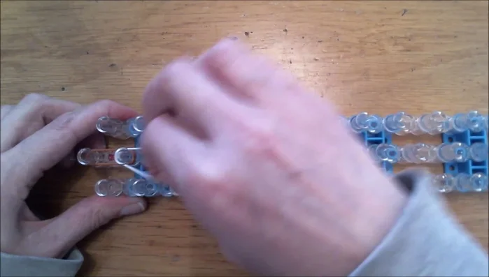 Close the figure with two white bands.