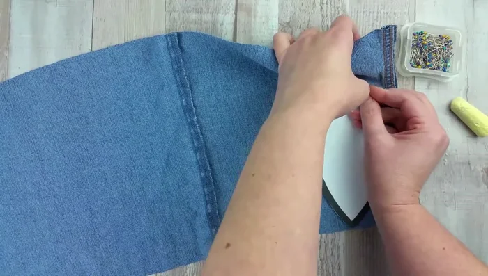 Cut out five identical pieces of denim.