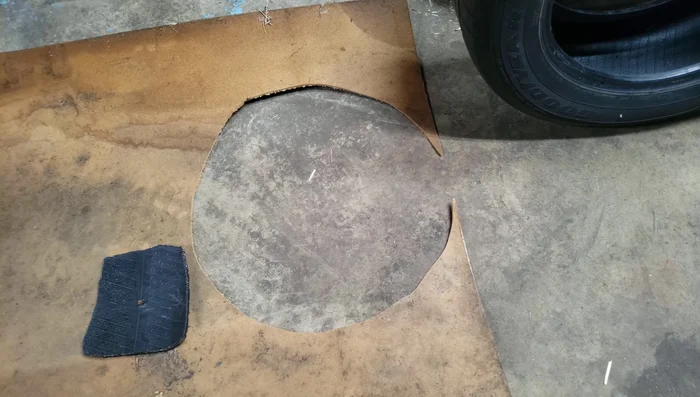Measure the tire and cut two circles (one for the roof and one for the bottom) using a jigsaw and general purpose blade.