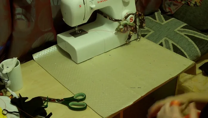 Attach the elastic: Sew the elastic to create a neckline.