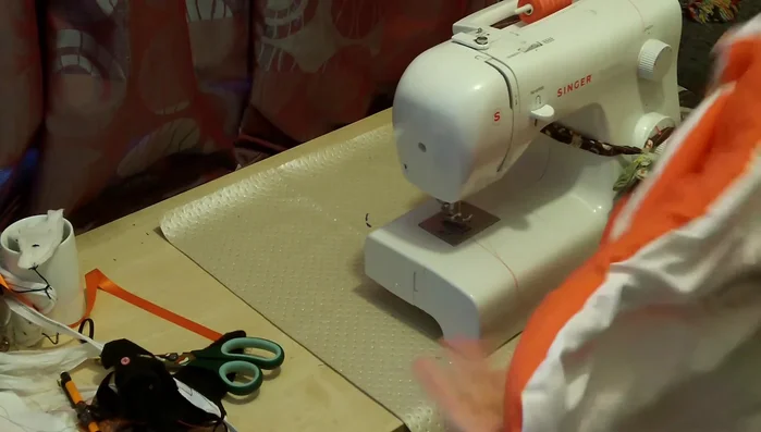 Close the opening: Close the opening left for turning.