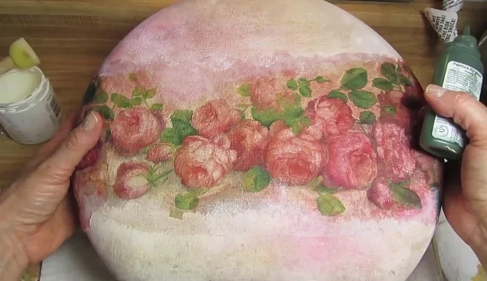 Apply a top coat of decoupage glue.