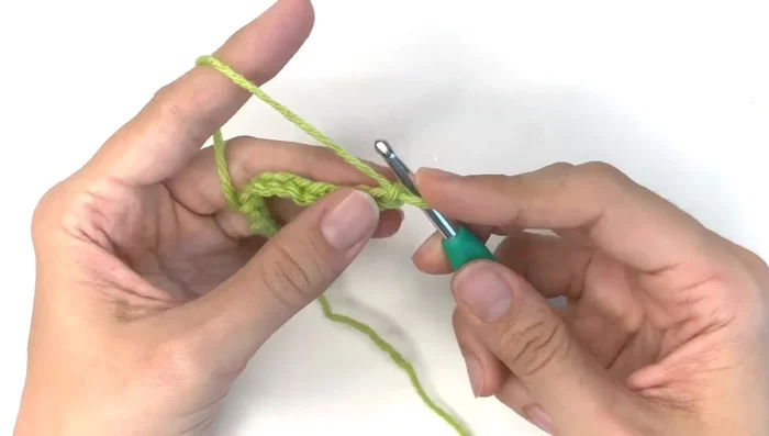 Repeat step 3 until you have 15 rows (not counting the foundation chain).