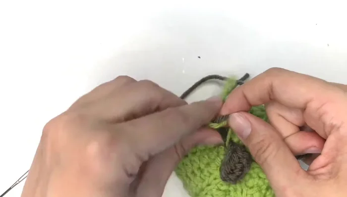 Weave in all loose ends and tie off securely.