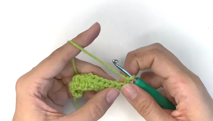 Repeat step 3 until you have 15 rows (not counting the foundation chain).