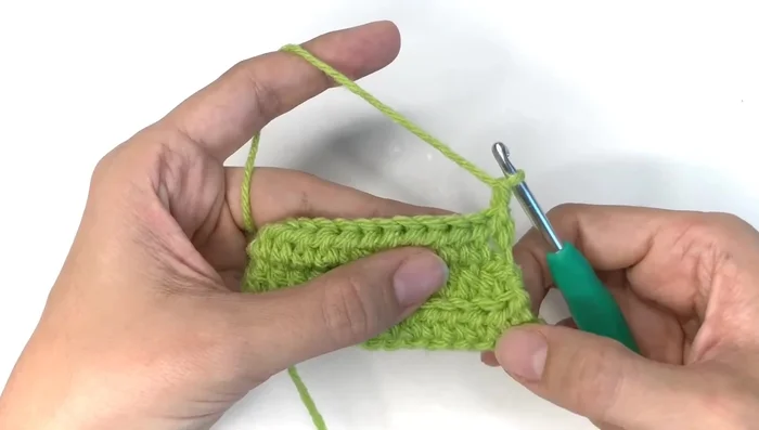 Repeat step 3 until you have 15 rows (not counting the foundation chain).