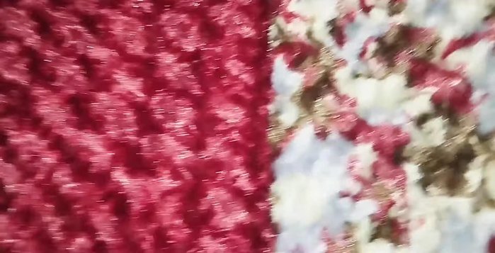 Reiterates the dress's beauty and cuteness.