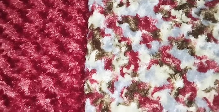 Reiterates the dress's beauty and cuteness.