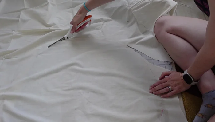 Cut a large circle for the pizza base, pin the unstuffed crust to the edge and stitch, leaving stuffing holes.