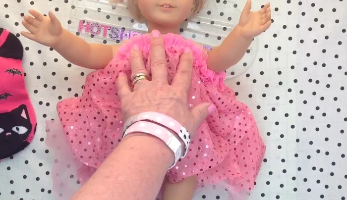 Deconstruct the princess skirt: Cut off the tulle, leaving the gathered fabric at the top.