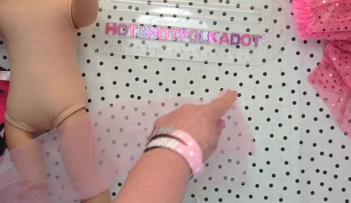 Attach the petticoat to the skirt: Distribute the gathers.