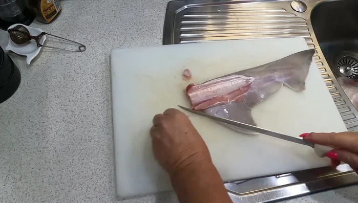 Arrange the pieces on the dehydrator trays. Ensure they don't overlap.